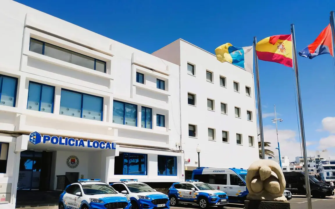 Exteriores de la sede de la Polic&iacute;a Local de Arrecife, capital de Lanzarote  2