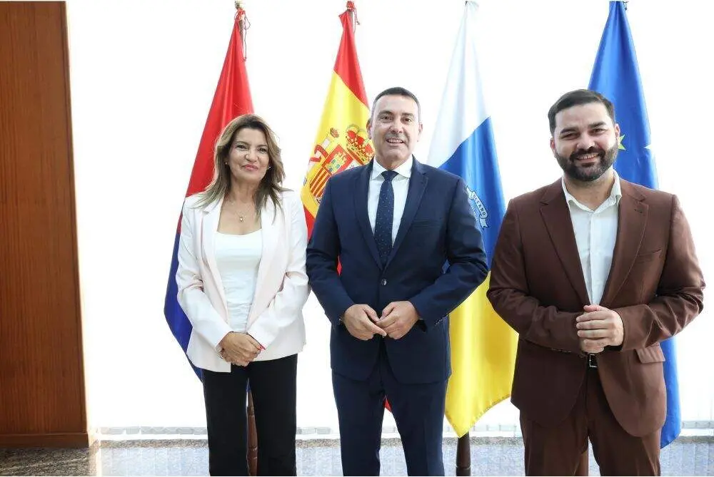 Mar&iacute;a Jes&uacute;s Tovar, Oswaldo Betancort y Jes&uacute;s Mach&iacute;n
