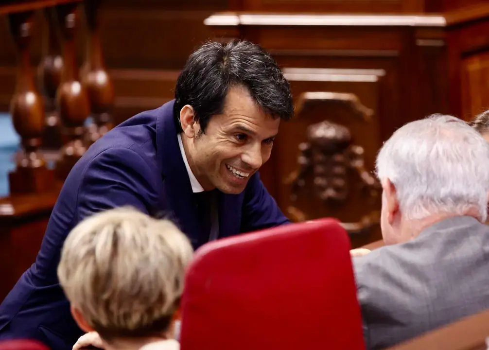 Marcos Bergaz (PSOE) durante un pleno del Parlamento de Canarias 