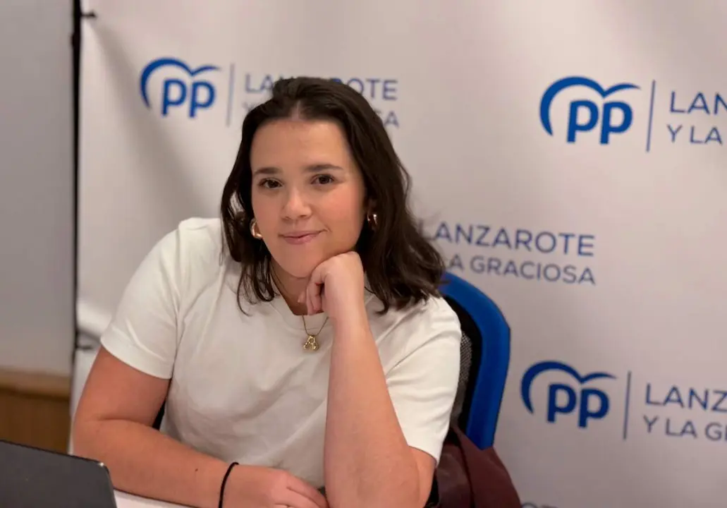 la presidenta de Nuevas Generaciones de Lanzarote, Ana Hern&aacute;ndez,