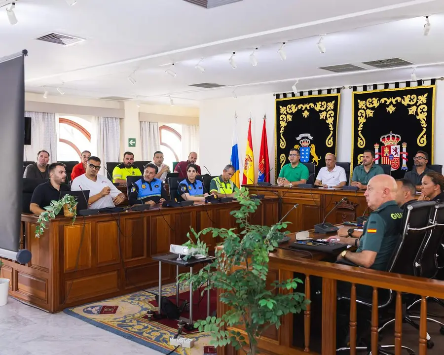 El alcalde Yonathan de Le&oacute;n presidi&oacute; hoy la Junta Local Extraordinaria de Seguridad para los despliegues por las Fiestas de San Gin&eacute;s 