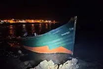 La patera abandonada en la costa de Haría