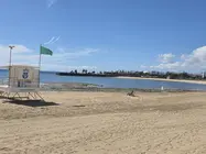 La playa de El Reducto se reabre al baño. Imagen de este viernes 31 de octubre  (2)