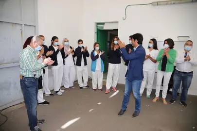 Cargos públicos y sanitarios despiden el autocovid