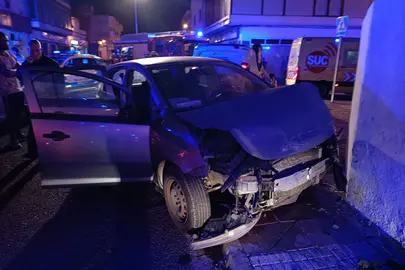 Uno de los coches implicados en el accidente