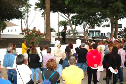 Yaiza pasea su historia por las calles del pueblo