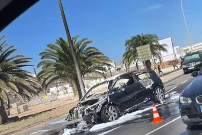 Coche incendiado