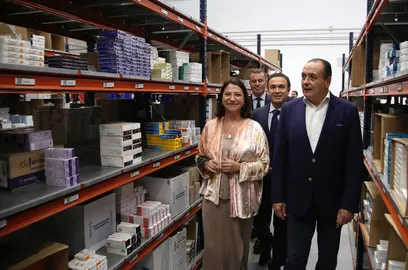 Trujillo visita la nueva nave logística de Cofarca