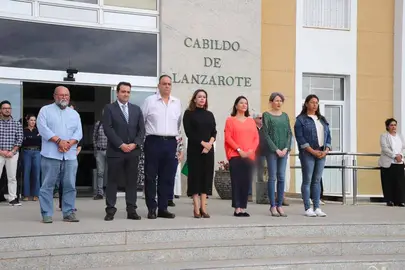Minuto de silencio contra la violencia machista en el Cabildo