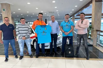 Nueva indumentaria de los árbitros de la Lucha Canaria