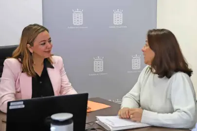 Presidenta Dolores Corujo y consejera Isabel Martín 