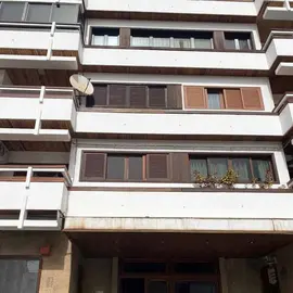 Edificio donde encontraron a la persona fallecida