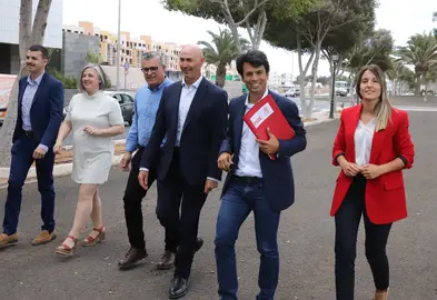 Marcos Bergaz con miembros de su candidatura