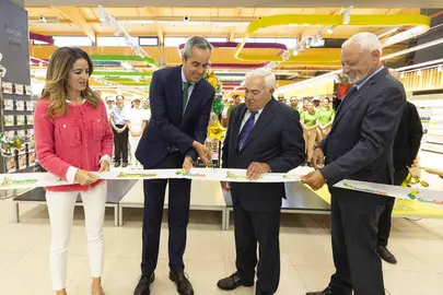 Apertura de la nueva tienda de HiperDino en Santa Brígida (Gran Canaria).