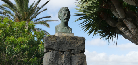 Escultura del Dr. Alfoso Spínola en La Villa P
