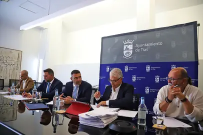 Visita del Cabildo a Tías.