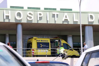 Ambulancia en el Hospital Dr. Molina Orosa.