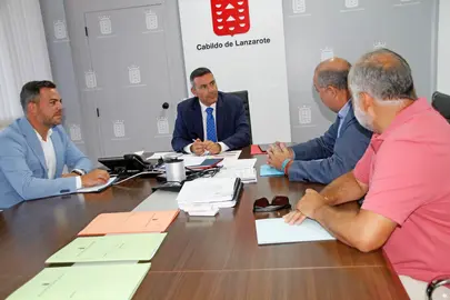 Reunión del presidente y vicepresidente del Cabildo con Tragsa.