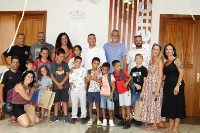 Recepción del Cabildo a los niños saharauis.