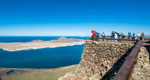 El Río, entre Lanzarote y La Graciosa, desde el mirador del mismo nombre. Foto CACT Lanzarote