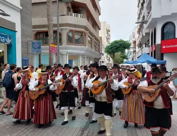 Ofrenda de las agrupaciones folclóricas a San Ginés Obispo