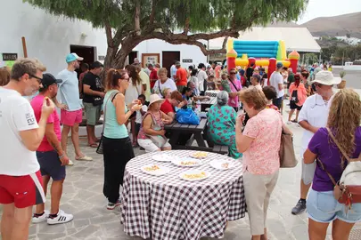 Jornada de compras en Uga.