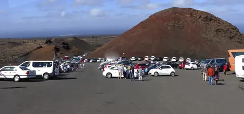 Aparcamiento en las Montañas del Fuego.