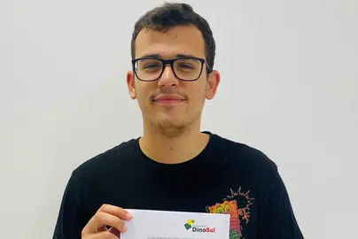 Samuel Moreno, hijo de trabajador de HiperDino que ha recibido la ayuda al estudio.