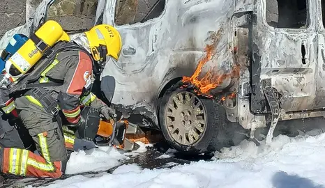 Los bomberos en acción.