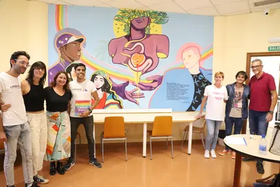 Mural LGTBI en la Biblioteca Insular.