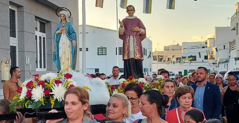 Procesión en Altavista.