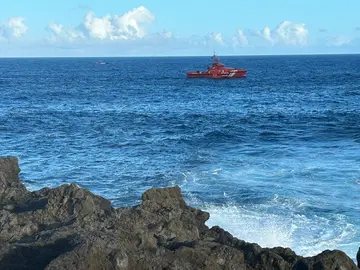 Búsqueda por mar del tripulante desaparecido.