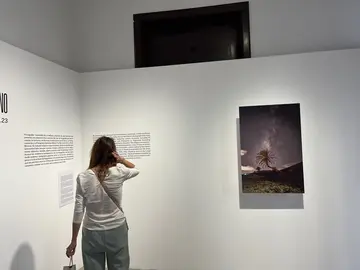 Público en la exposición de 'Caminante nocturno'.