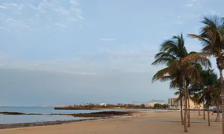 El Ayuntamiento reabre al baño la playa de El Reducto.