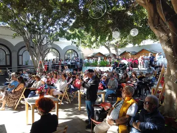 Público disfrutando de un evento en La Recova.