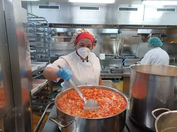 Servicio de cocina en uno de los centros hospitalarios canarios.