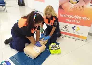 Taller de RCP personal de Protección Civil.
