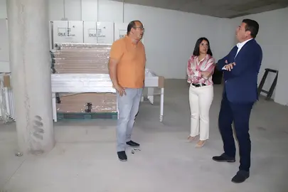 El alcalde y los concejales de Empleo y Servicios Sociales.