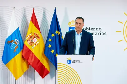 Educación limitaría uso de móviles en centros públicos.