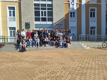 La consejera de Educación recibe a los alumnos de intercambio.