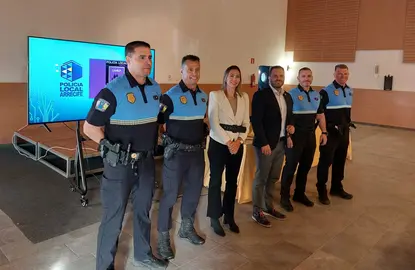 Arrecife despliega el programa de Agentes Tutor para asistir a los menores.