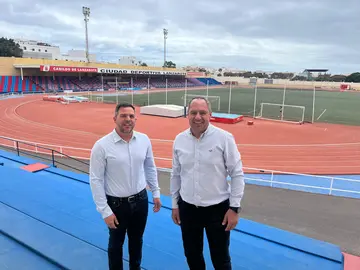 El vicepresidente, Jacobo Medina, junto a Juan Monzón.