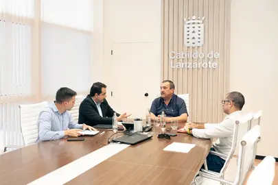 Reunión de Miguel Ángel Morales con José Valle.