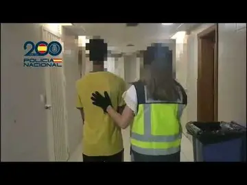 Detienen a tres jóvenes por robar y agredir a varias personas en la misma noche.
