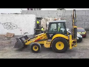 Derribamiento de una casa en La Vega.