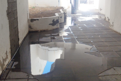 Aguas fecales en el Centro Comercial Aquarium.