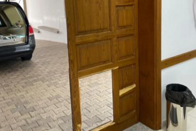 Vandalismo en el Tanatorio Municipal de Teguise.