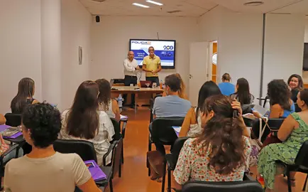 Charla 'El negocio de la violencia sexual sobre las mujeres'.
