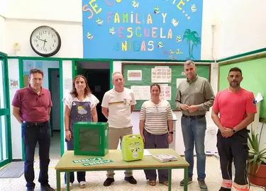 Entrega de los desfibriladores.