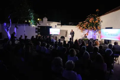 Bienvenida Jornadas 'Raíces y futuro'.